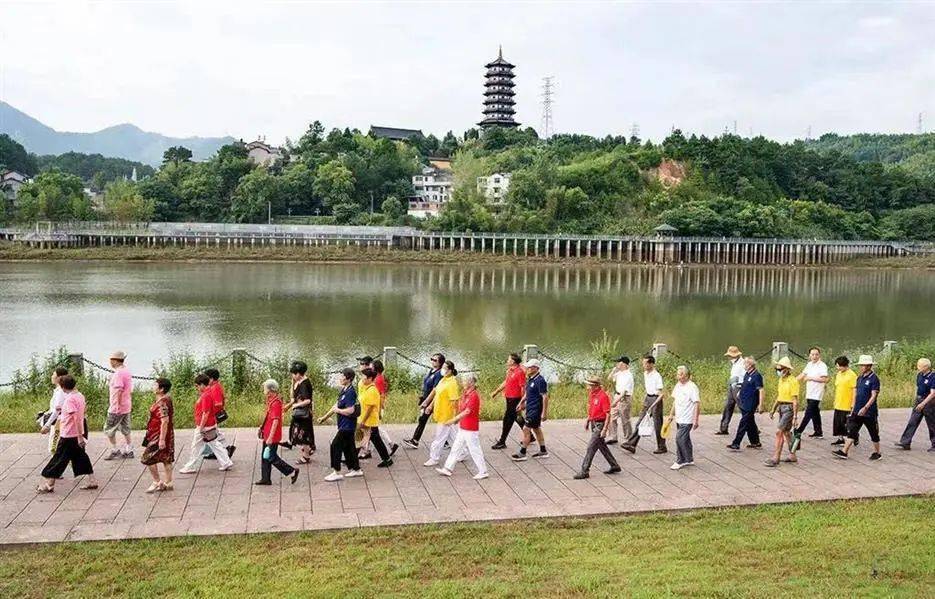 走出家门就能跑步龙泉将新添一条塑胶跑道pg麻将胡了