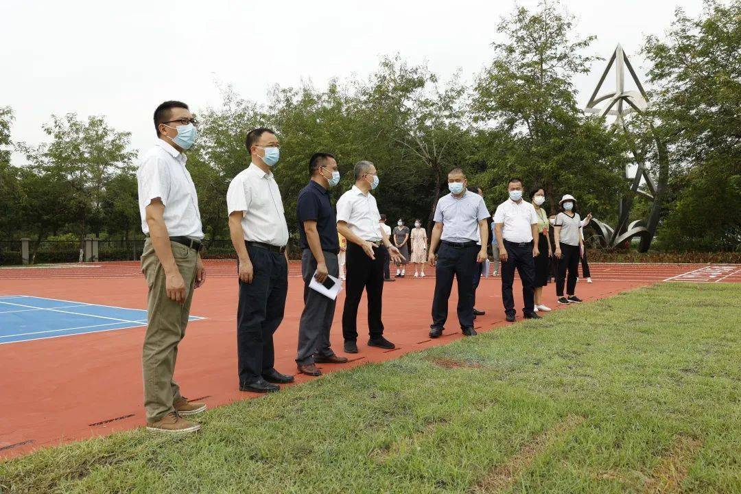 pg电子娱乐平台特殊的“开学礼”！民众街道4所学校塑胶运动场建成启用